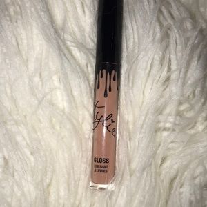 Kylie cosmetics- so cute (gloss)